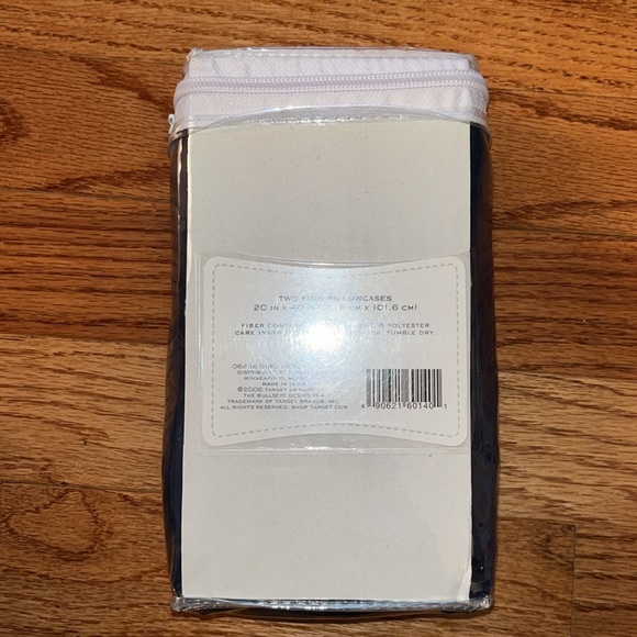 EASY CARE KING PILLOWCASES - Picture 2 of 4